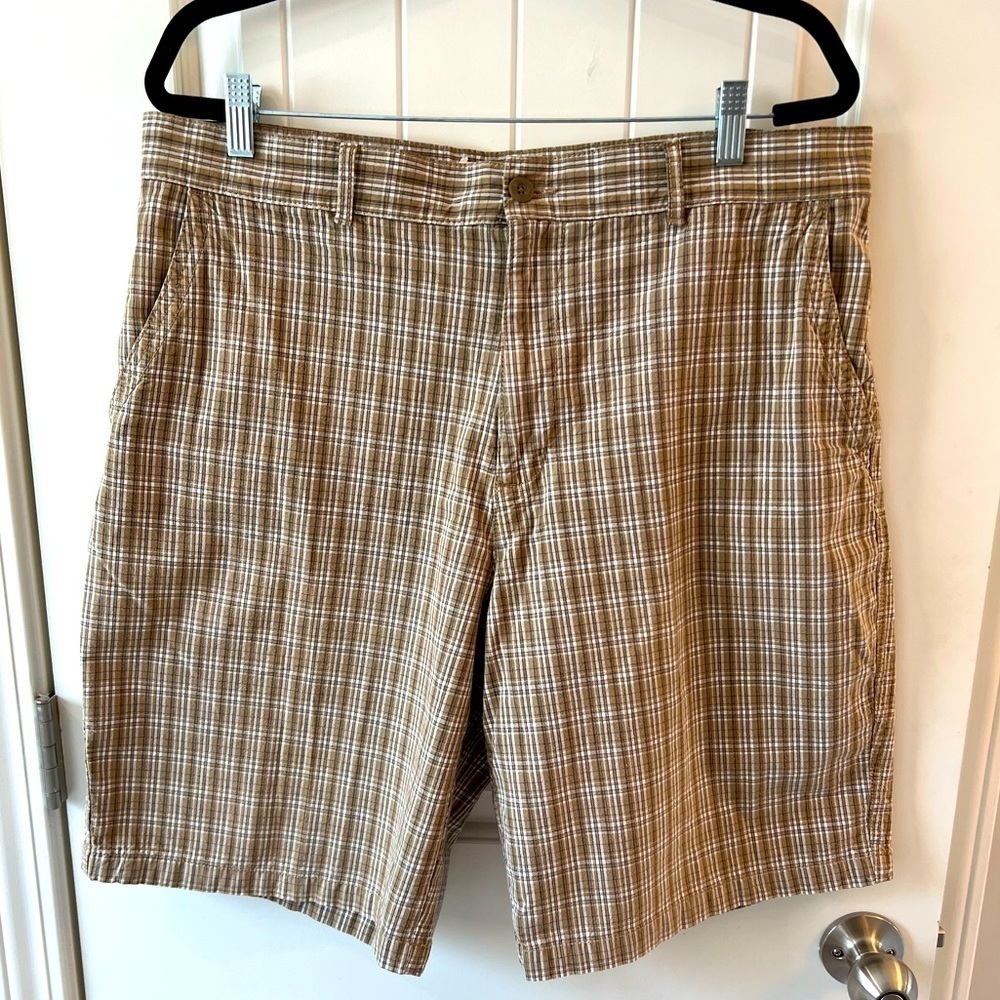 Perry Ellis 100% Cotton Plaid Shorts Size 38‎